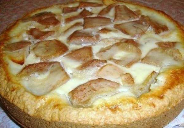 Фото к рецепту: Пирог яблоки на снегу