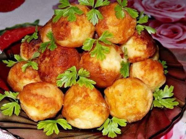 Фото к рецепту: Картофельные шарики с золотистой корочкой