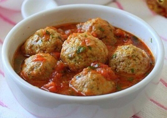 Фото к рецепту: Тефтели в томатном соусе