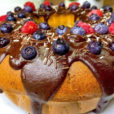 Фото к рецепту: Вкуснейший пышный кекс