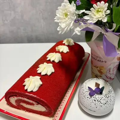 Фото к рецепту: Рулет «Красный бархат»