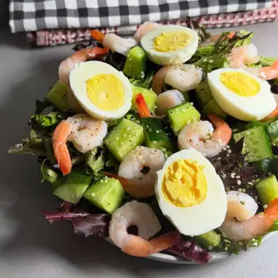 Салат с креветками