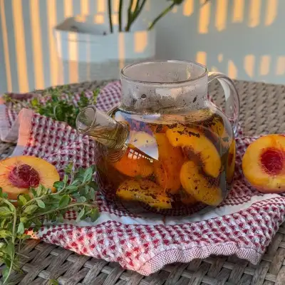 Ароматный персиковый чай