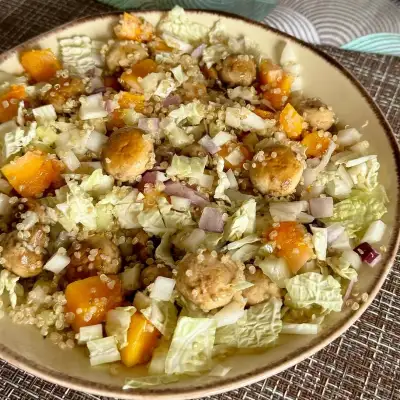 Фото к рецепту: Киноа боул